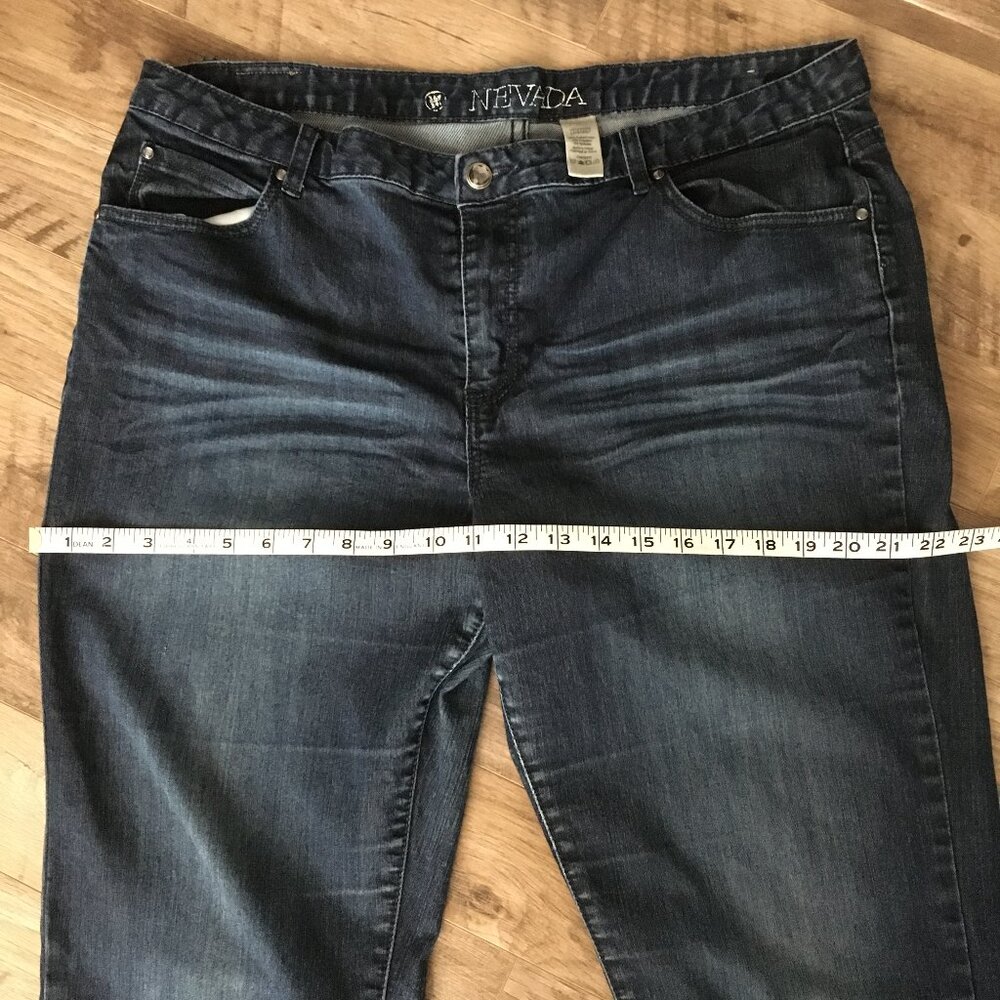 Vintage Nevada Flared Distressed Diamond Button Jeans 36W x 34L - Picture 8 of 12
